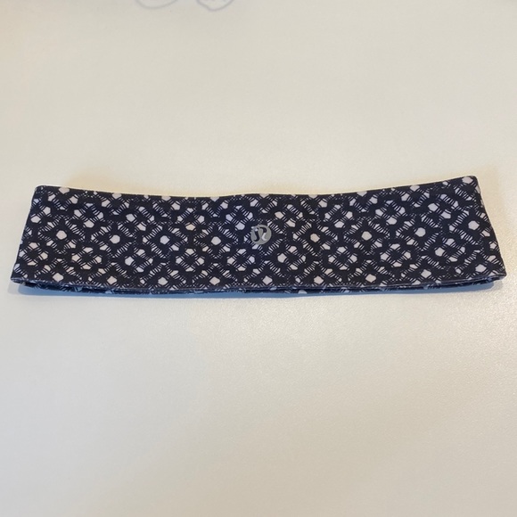 lululemon athletica Accessories - EUC Lululemon headband